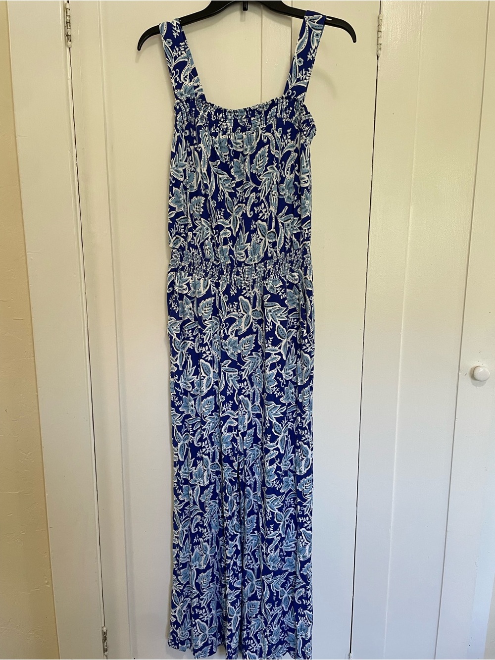 Boden Navy and White Floral Smocked Jumpsuit size 4 tall